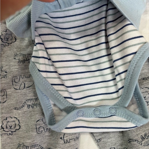 NWT 3pc  Baby Outfit with Lion Design - Picture 4 of 8